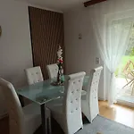 Ella * アルノルトシュタイン